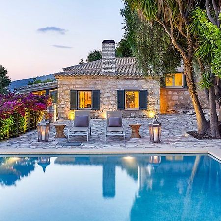 Villa Ioli- Beachfront Luxury Residence Igoumenitsa Exterior photo