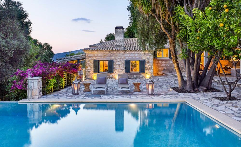 Villa Ioli- Beachfront Luxury Residence Igoumenitsa Exterior photo